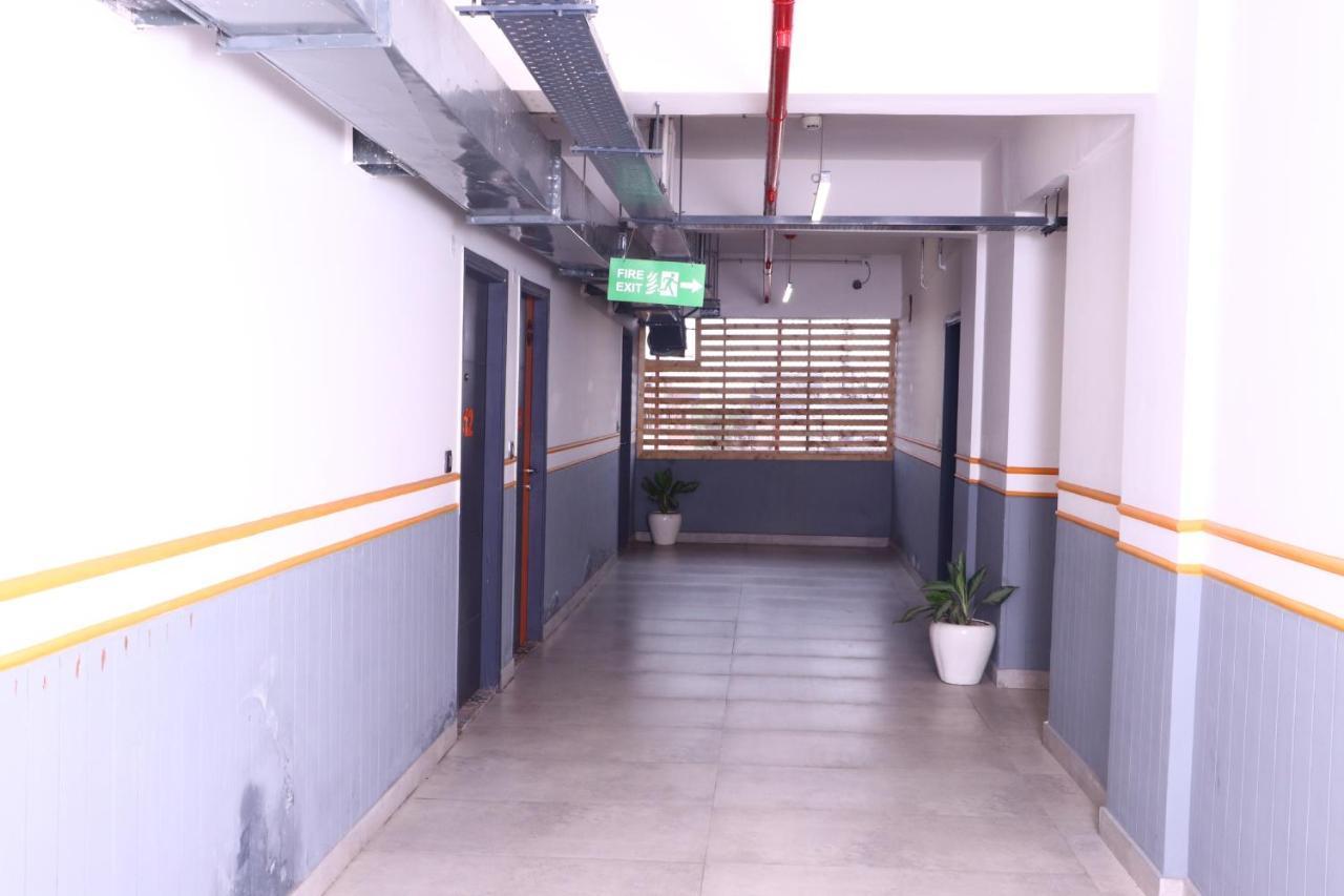 Virohaa Garden Hotel Ghaziabad Zewnętrze zdjęcie