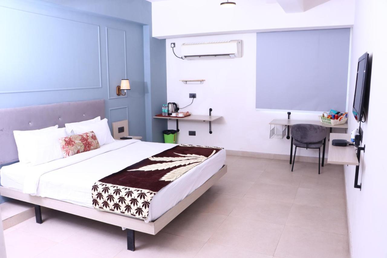 Virohaa Garden Hotel Ghaziabad Zewnętrze zdjęcie