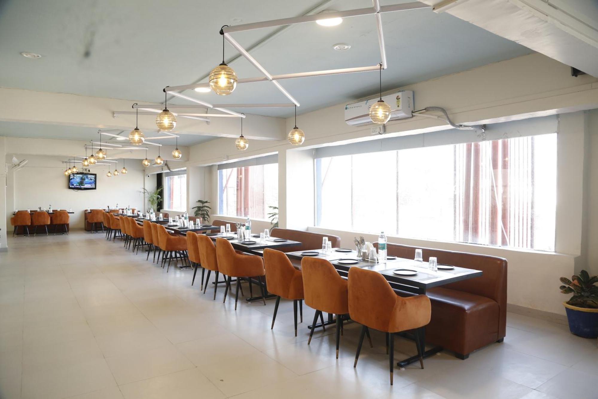 Virohaa Garden Hotel Ghaziabad Zewnętrze zdjęcie