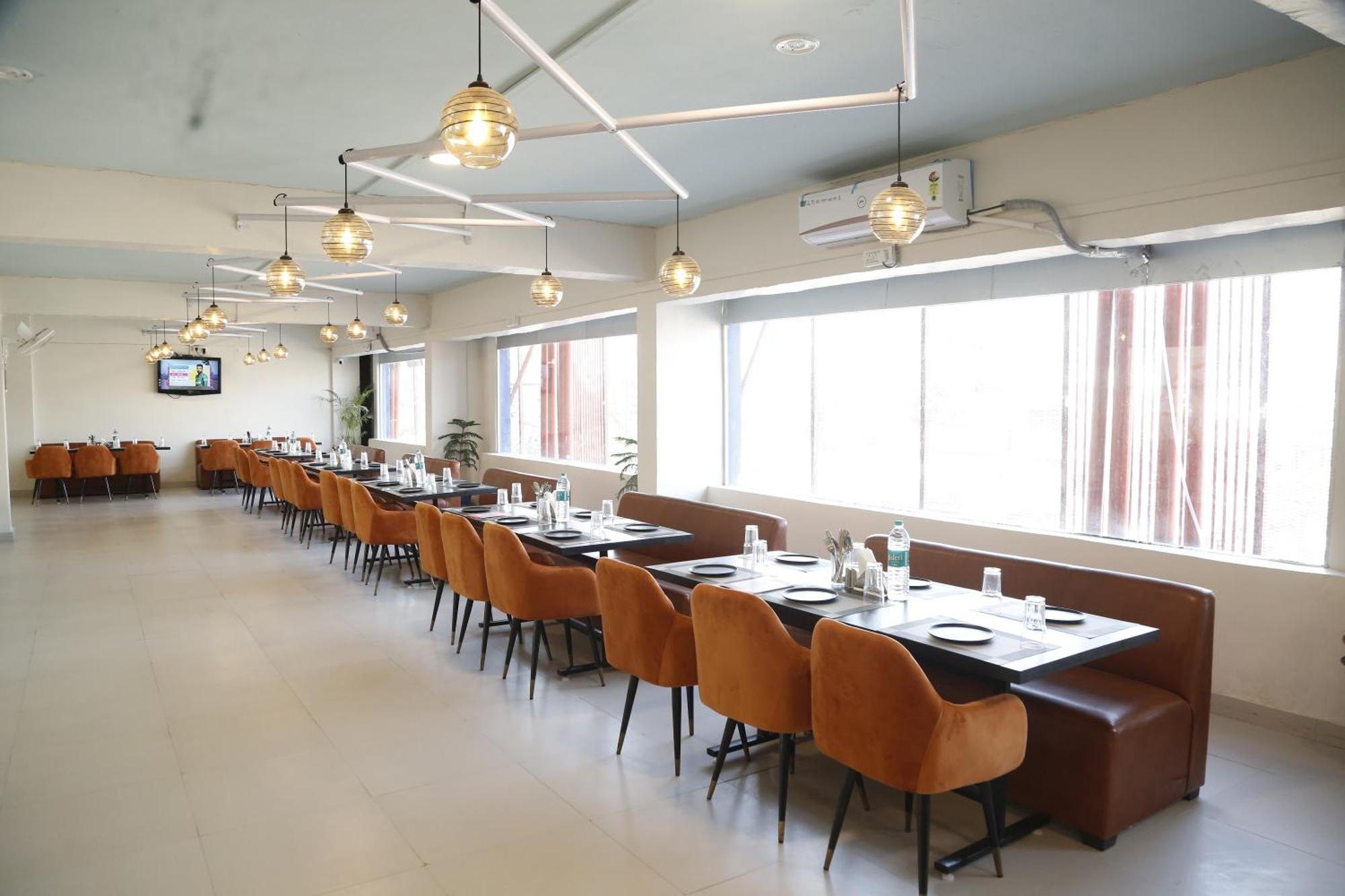 Virohaa Garden Hotel Ghaziabad Zewnętrze zdjęcie
