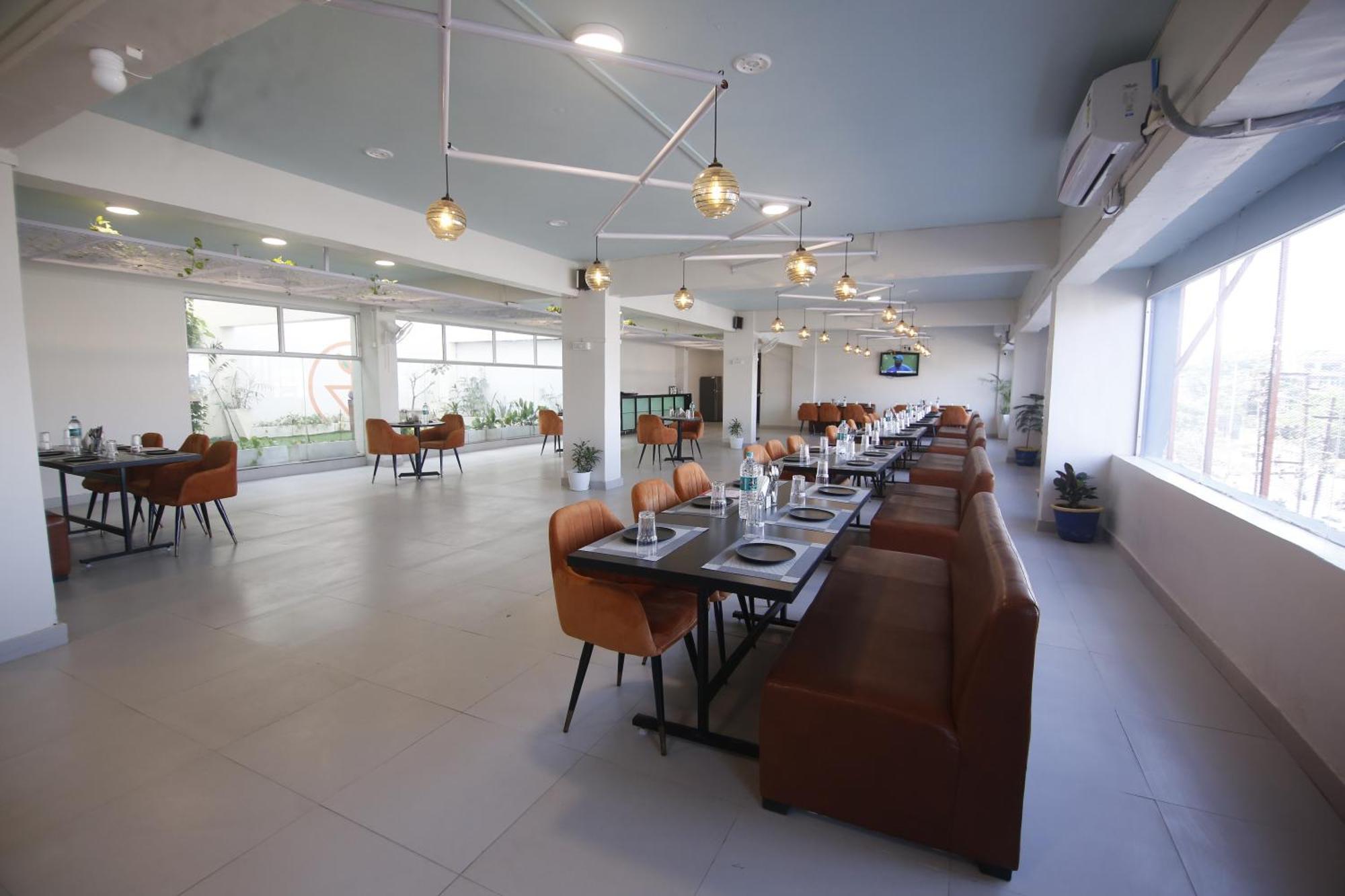 Virohaa Garden Hotel Ghaziabad Zewnętrze zdjęcie