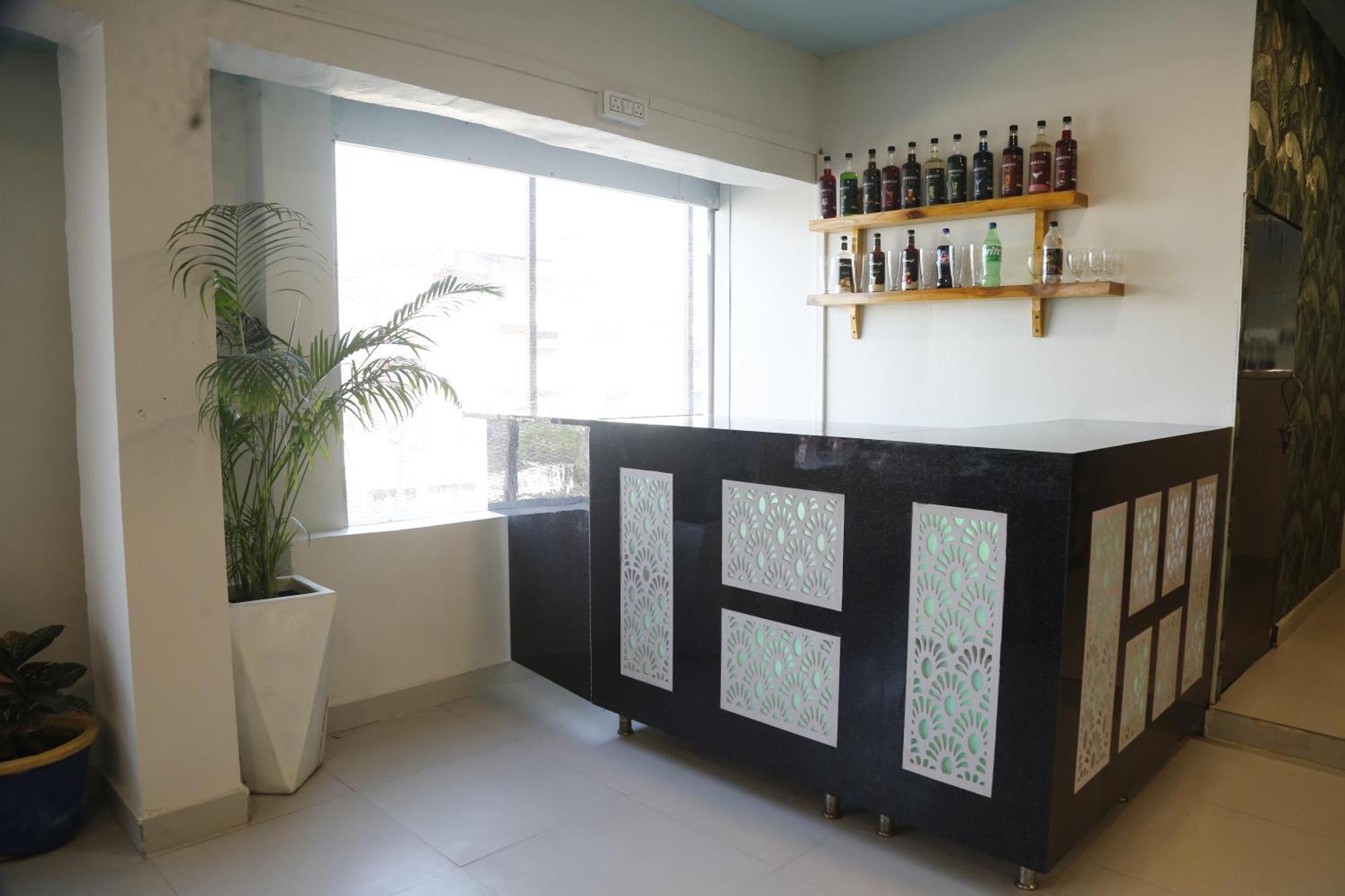 Virohaa Garden Hotel Ghaziabad Zewnętrze zdjęcie