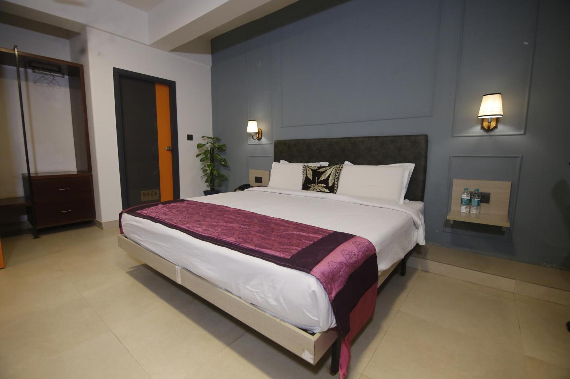 Virohaa Garden Hotel Ghaziabad Zewnętrze zdjęcie