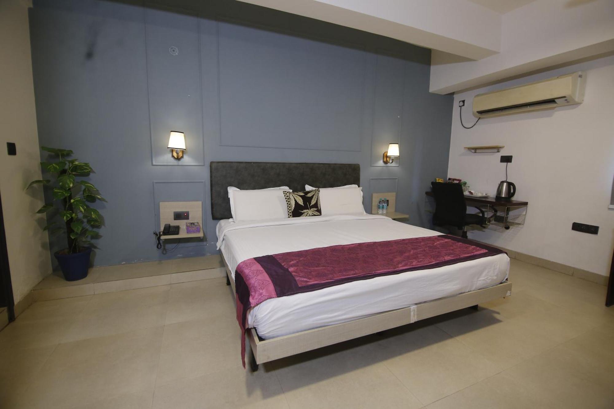 Virohaa Garden Hotel Ghaziabad Zewnętrze zdjęcie